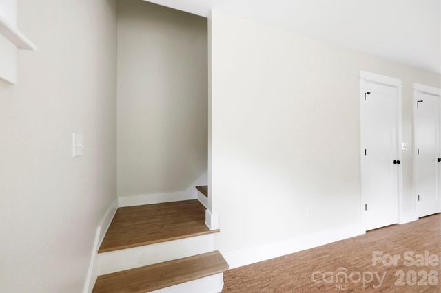 17 Fireside Drive, Asheville, NC 28806