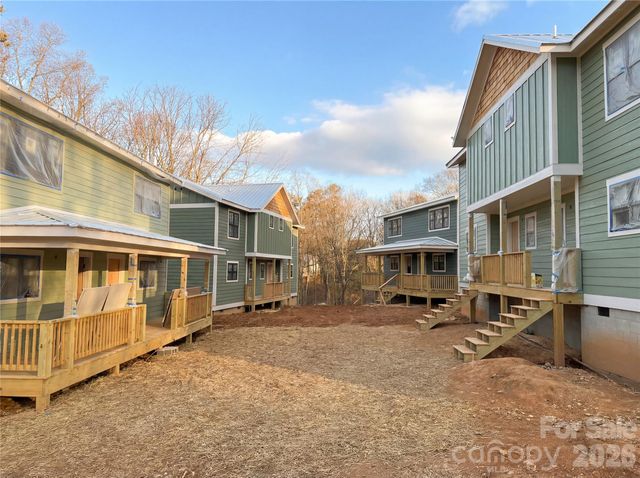 17 Fireside Drive, Asheville, NC 28806