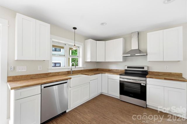 17 Fireside Drive, Asheville, NC 28806