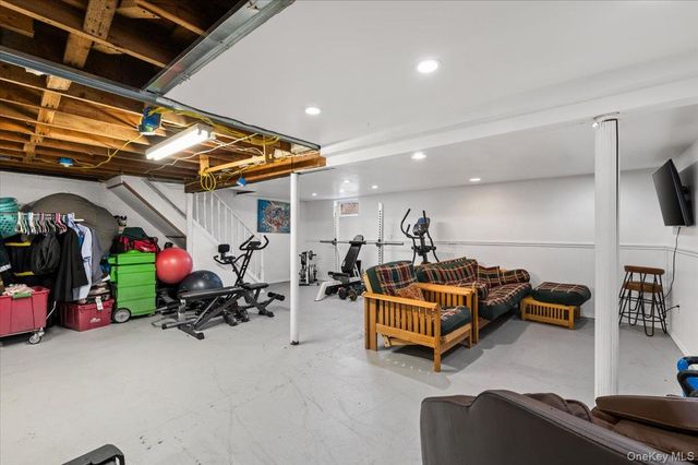 824 Lincoln Avenue, Bohemia, NY 11716