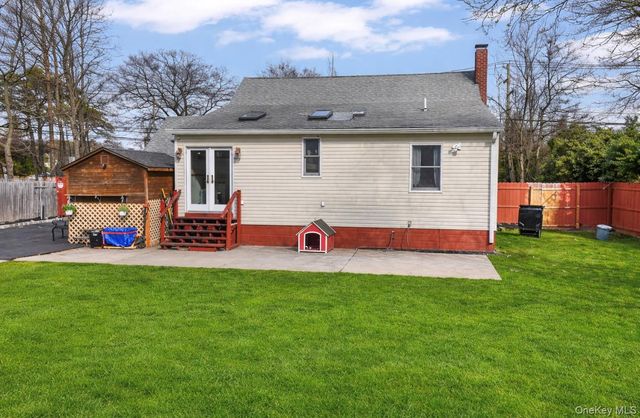 824 Lincoln Avenue, Bohemia, NY 11716