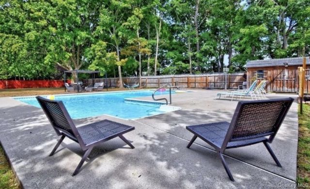 824 Lincoln Avenue, Bohemia, NY 11716