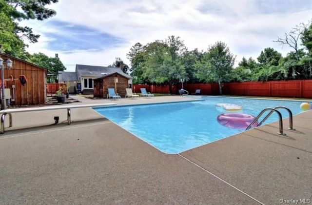 824 Lincoln Avenue, Bohemia, NY 11716