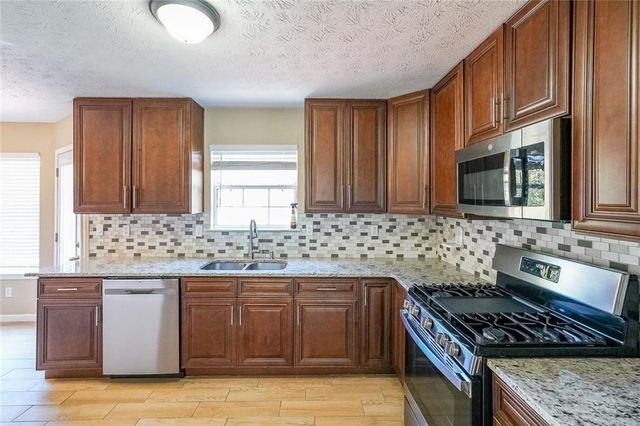 2470 Skylars Mill Way, Snellville, GA 30078
