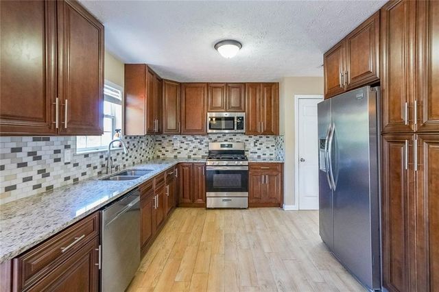 2470 Skylars Mill Way, Snellville, GA 30078