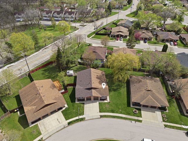 117 Virginia Court, Streamwood, IL 60107