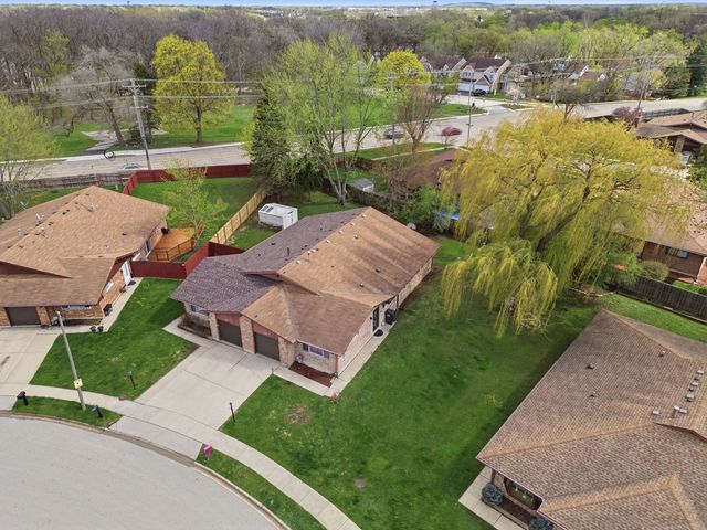 117 Virginia Court, Streamwood, IL 60107