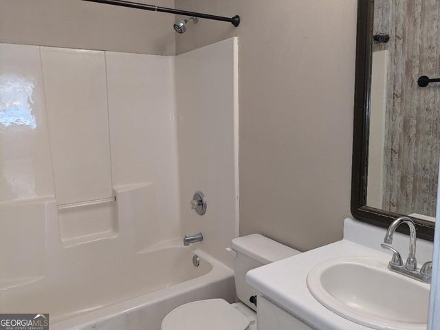 35 Paces Landing Lane, Newnan, GA 30263