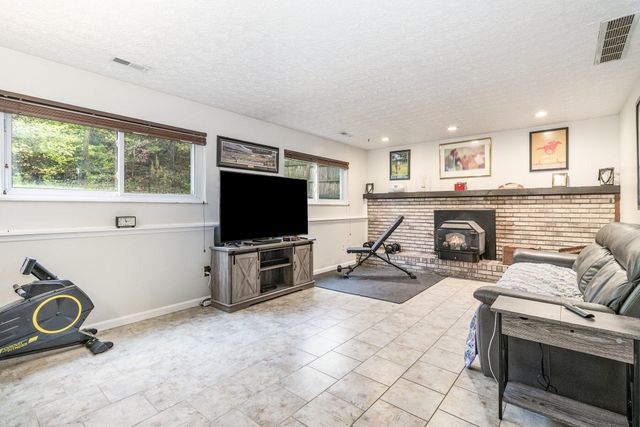 72 Sherwood Drive, Independence, KY 41051