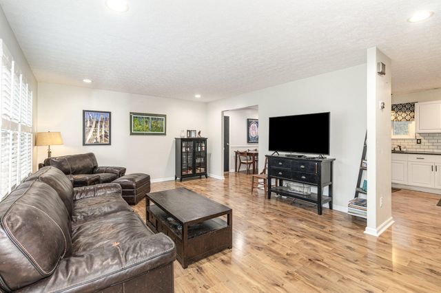 72 Sherwood Drive, Independence, KY 41051