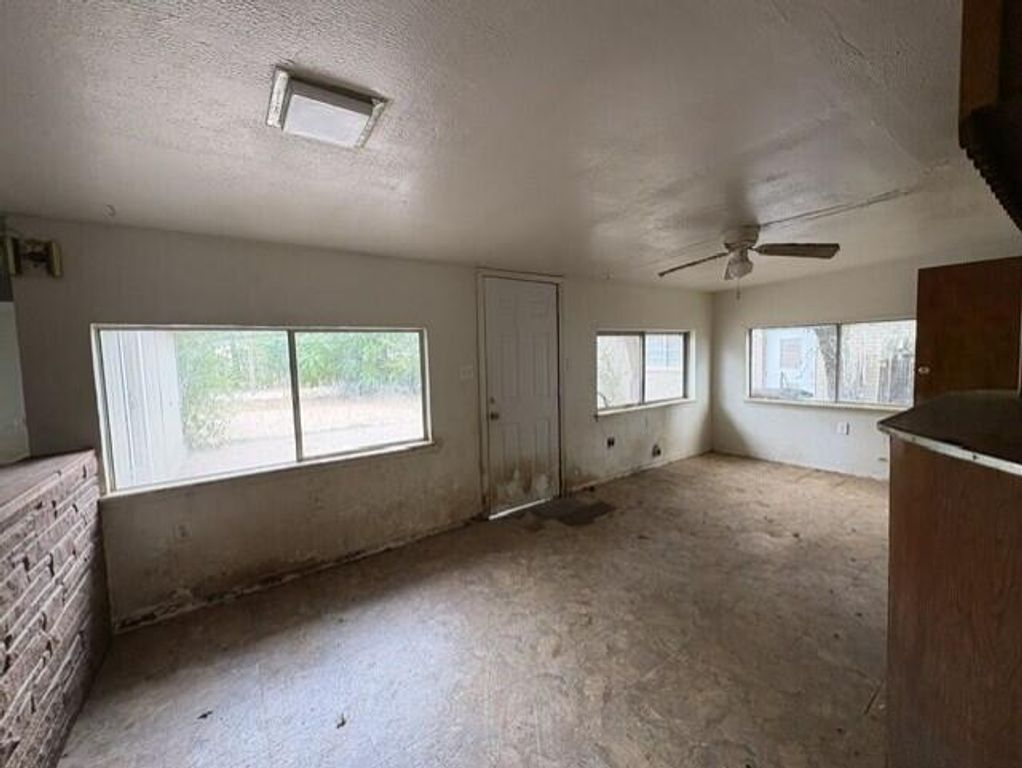 Image 5 of property listing at 2902 San Antonio Street, San Angelo, TX 76901