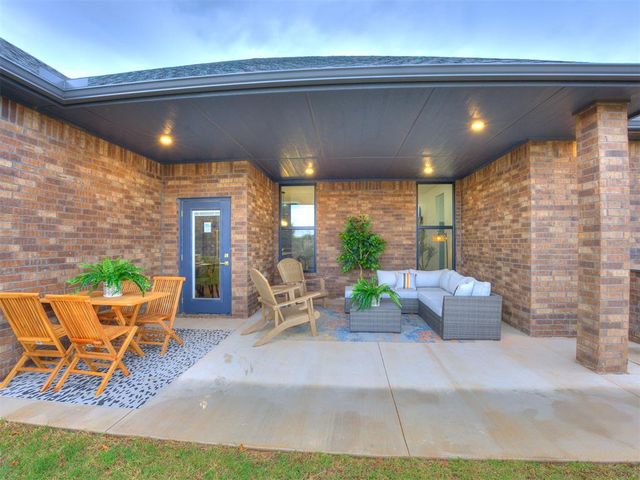 16100 Catalonia Place, Oklahoma City, OK 73170