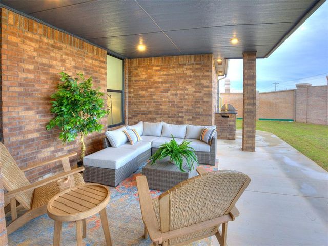 16100 Catalonia Place, Oklahoma City, OK 73170