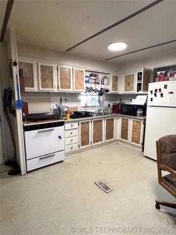 107 S BK 1401 Street, Stigler, OK 74462