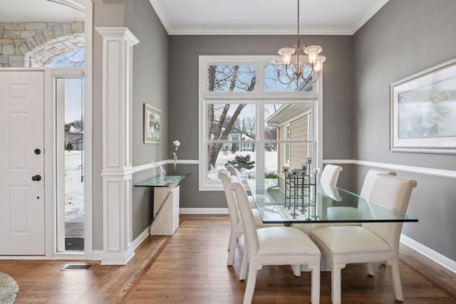 8064 Enclave Circle, Woodbury, MN 55125