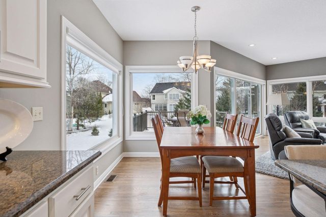 8064 Enclave Circle, Woodbury, MN 55125