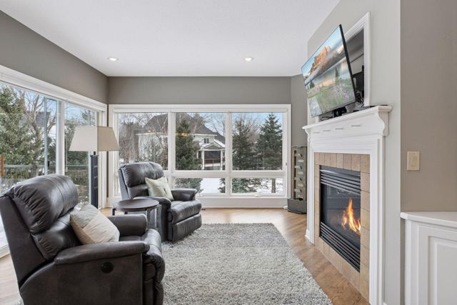 8064 Enclave Circle, Woodbury, MN 55125