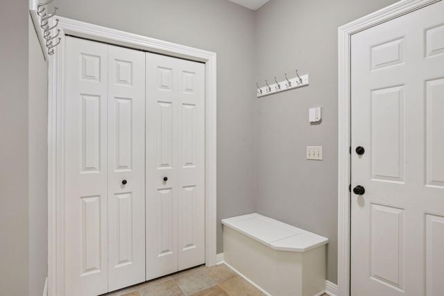 8064 Enclave Circle, Woodbury, MN 55125