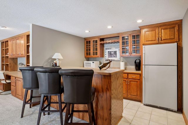 8064 Enclave Circle, Woodbury, MN 55125