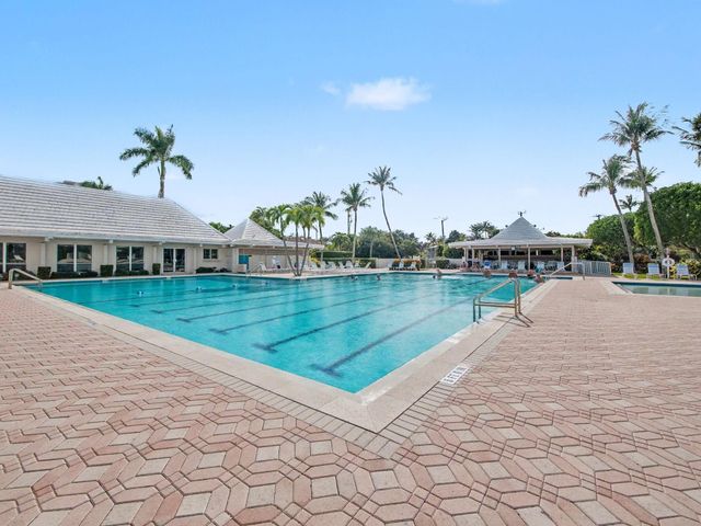 1205 Sandy Lane 246, Singer Island, FL 33404