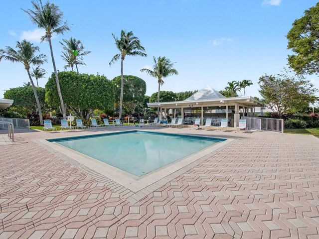 1205 Sandy Lane 246, Singer Island, FL 33404