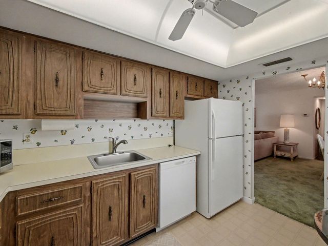 1205 Sandy Lane 246, Singer Island, FL 33404