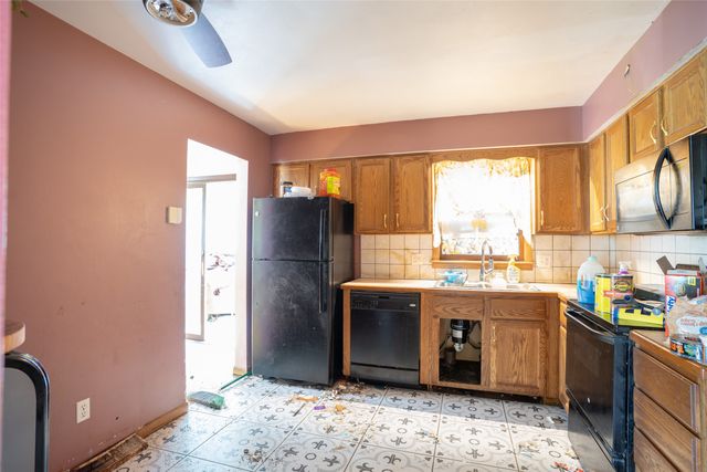 3327 Kinsey Avenue, Des Moines, IA 50317