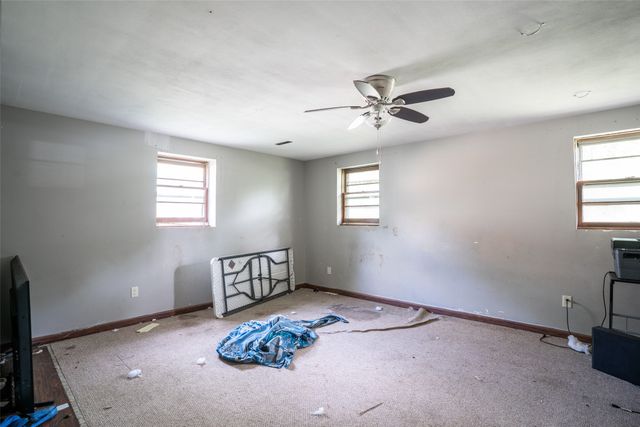 3327 Kinsey Avenue, Des Moines, IA 50317