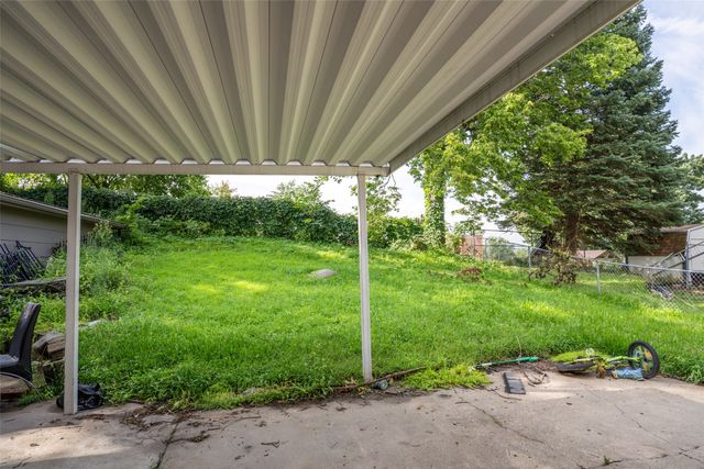 3327 Kinsey Avenue, Des Moines, IA 50317