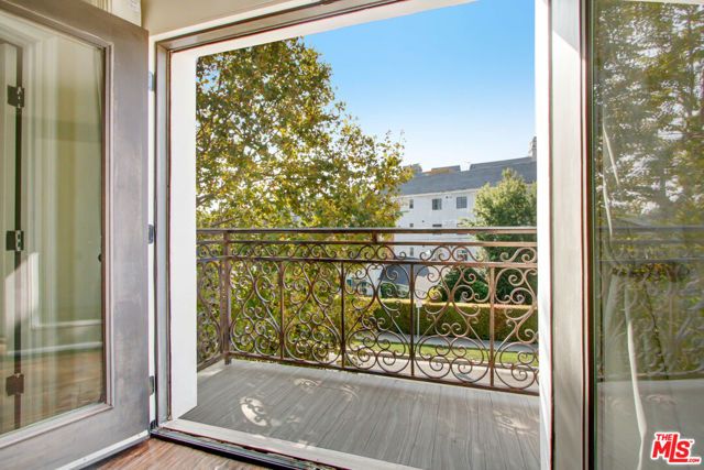 1096 S Bedford Drive 102, Los Angeles, CA 90035