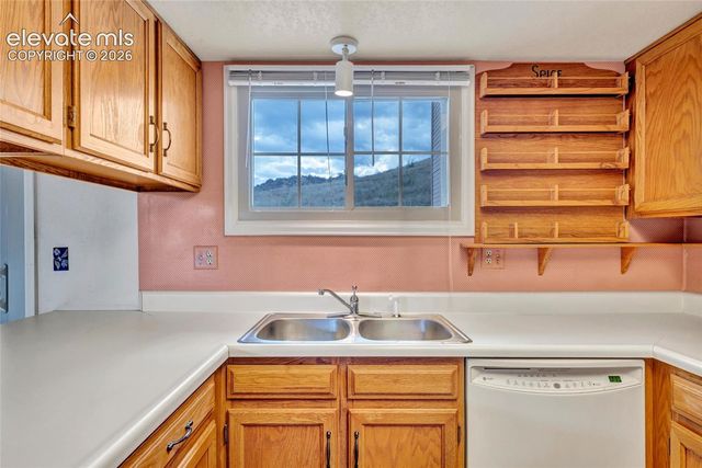 1405 Vondelpark Drive, Colorado Springs, CO 80907