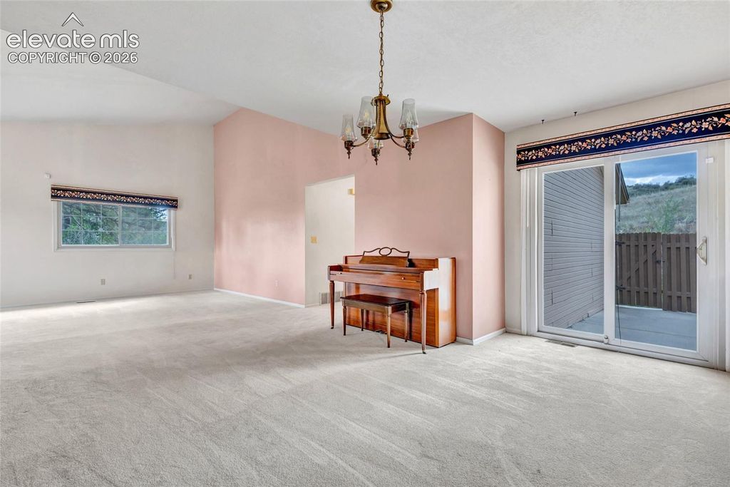 1405 Vondelpark Drive, Colorado Springs, CO 80907 — photo 5