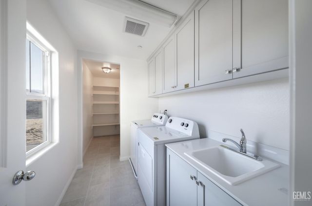 5609 Levanto Street, Bakersfield, CA 93306