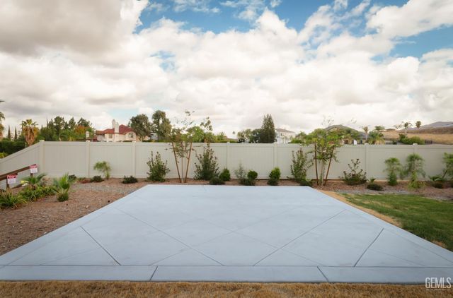 5609 Levanto Street, Bakersfield, CA 93306