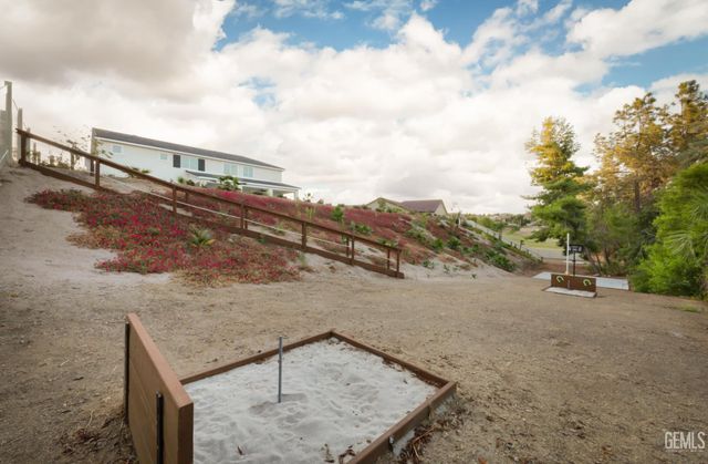 5609 Levanto Street, Bakersfield, CA 93306