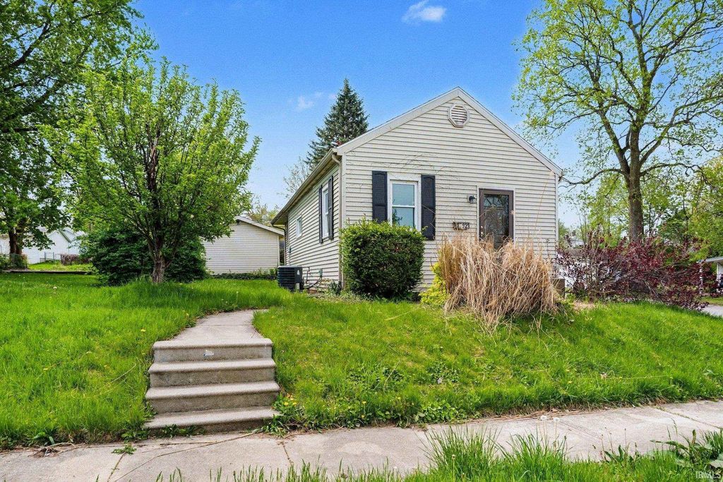 202 E Oakside Street, South Bend, IN 46614