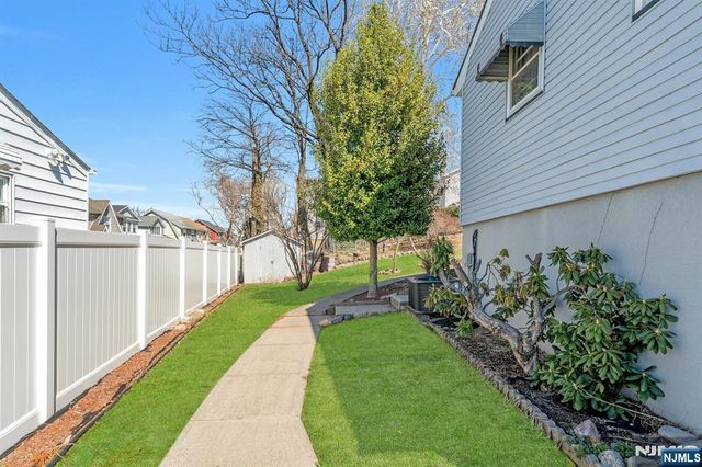 17 Peden Terrace, Kearny, NJ 07032