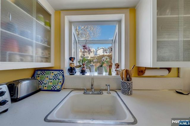 17 Peden Terrace, Kearny, NJ 07032