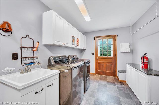1405 McKail Road, Addison Township, MI 48367