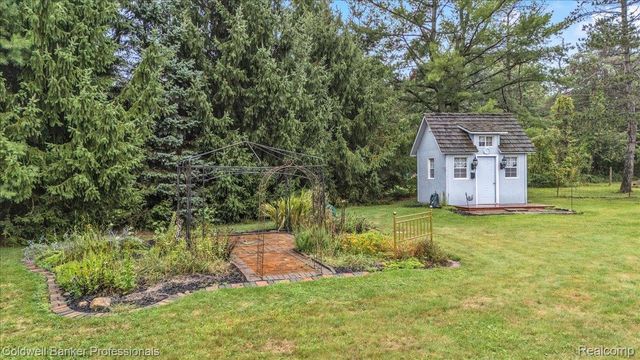 1405 McKail Road, Addison Township, MI 48367