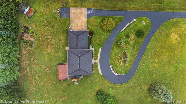 1405 McKail Road, Addison Township, MI 48367