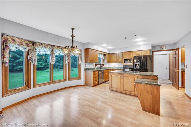 1405 McKail Road, Addison Township, MI 48367