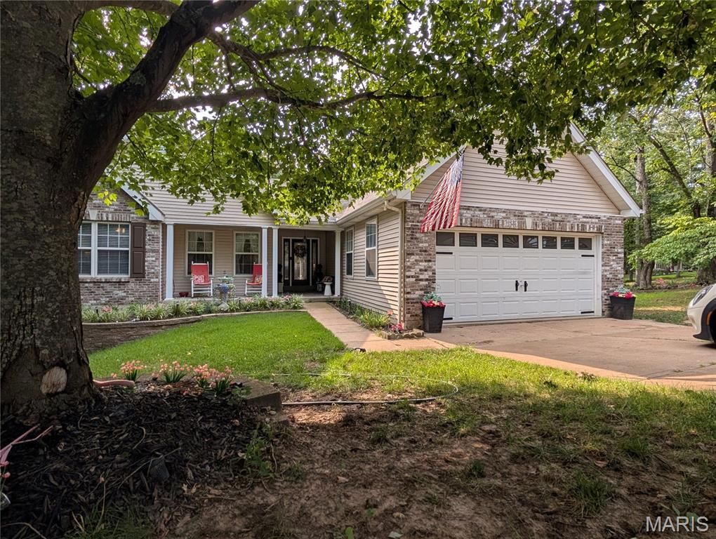 5504 Bon Ron Drive, Hillsboro, MO 63050