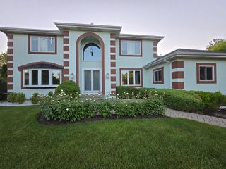 25805 N Arrowhead Drive, Mundelein, IL 60060