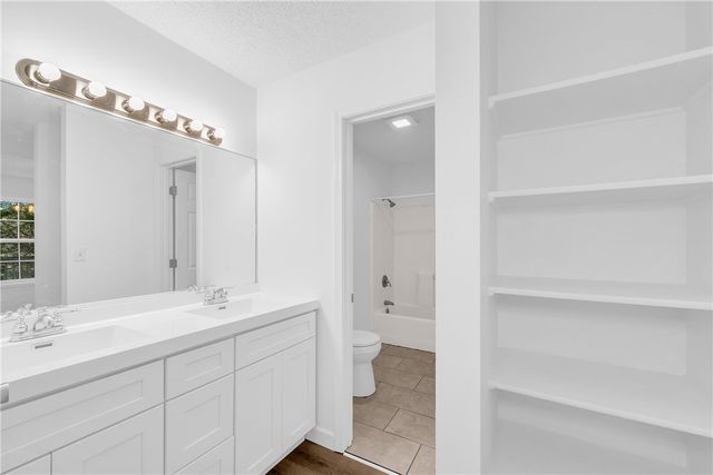 895 Flamingo Lane, Eureka Springs, AR 72631