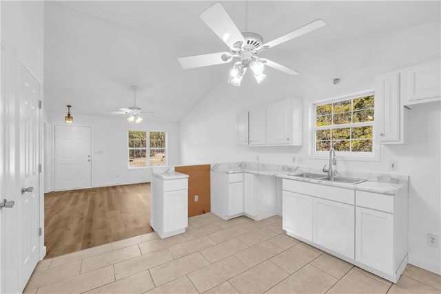 895 Flamingo Lane, Eureka Springs, AR 72631