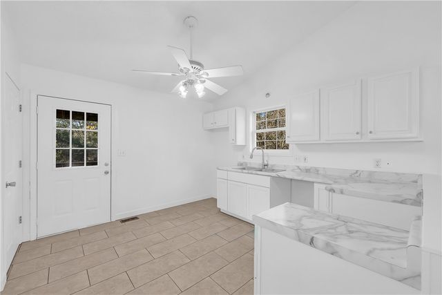 895 Flamingo Lane, Eureka Springs, AR 72631