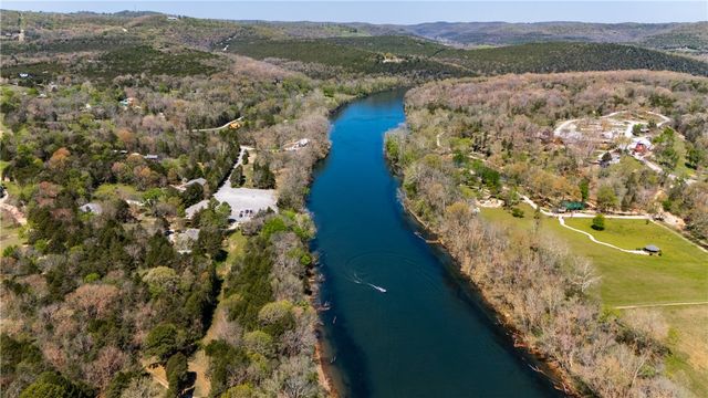 895 Flamingo Lane, Eureka Springs, AR 72631