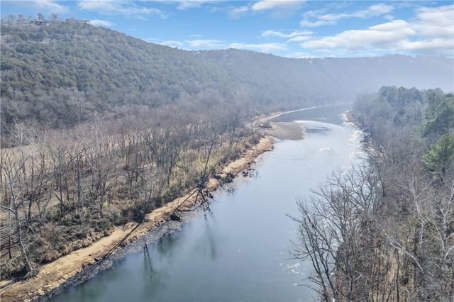 895 Flamingo Lane, Eureka Springs, AR 72631