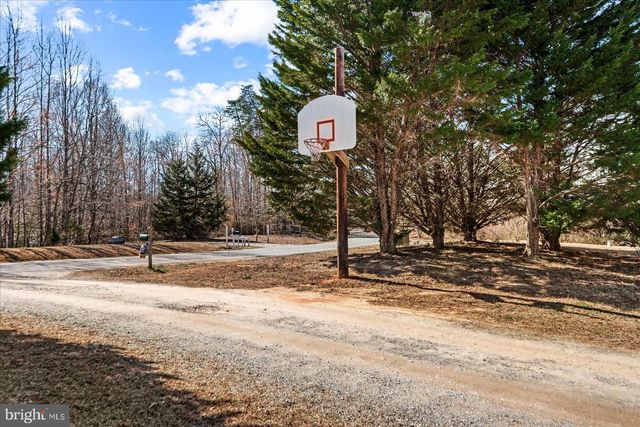 214 CASTLE PARK LN, Mineral, VA 23117